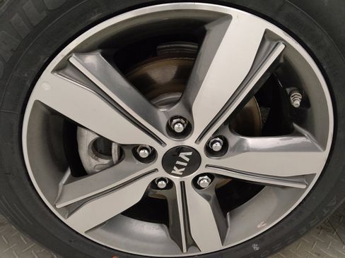 Used 2018 Kia Forte S image 31