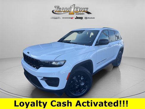 New 2025 Jeep Grand Cherokee Altitude image 4