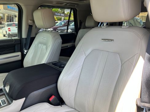 Used 2019 Ford Expedition Platinum AWD/4WD image 10