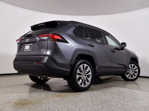 Used 2022 Toyota RAV4 XLE Premium w/ Carpet Mat Package (TMS) AWD/4WD image 12