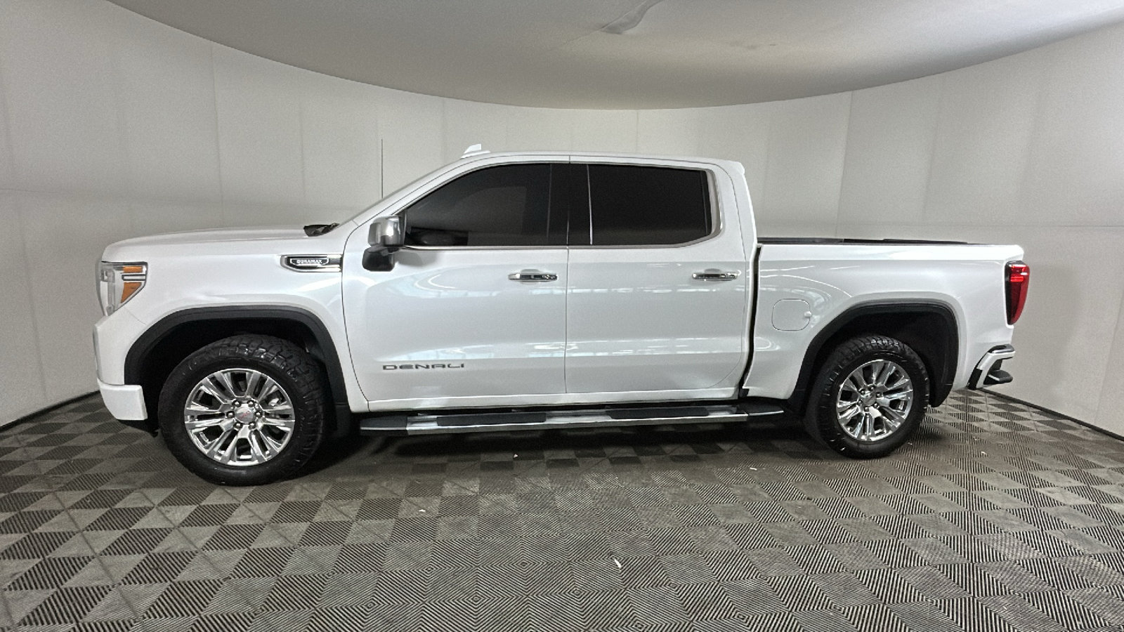 Used 2021 GMC Sierra 1500 Denali w/ Driver Alert Package II AWD/4WD image 7