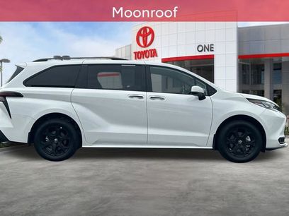 Certified 2026 Toyota Sienna XLE Woodland Edition