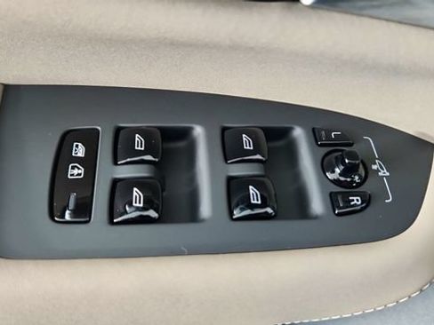 New 2026 Volvo XC90 T8 Ultra w/ Lounge Package AWD/4WD image 10