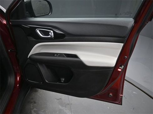 Used 2022 Jeep Compass Limited image 20