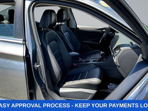 Used 2024 Volkswagen Jetta SE FWD image 30