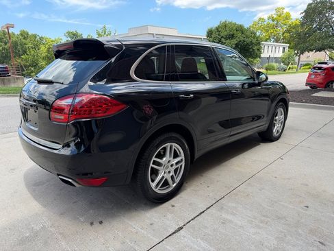 Used 2014 Porsche Cayenne w/ Comfort Plus Package AWD/4WD image 7