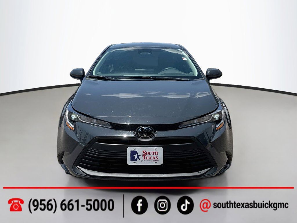 Used 2026 Toyota Corolla LE FWD image 2