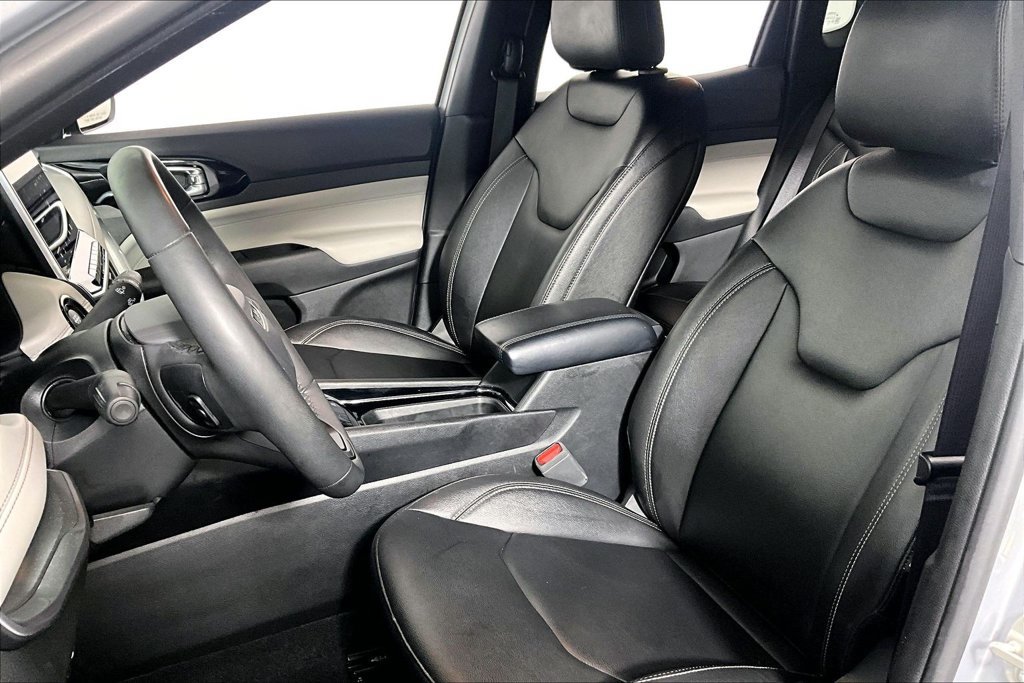 Used 2025 Jeep Compass Limited AWD/4WD image 24