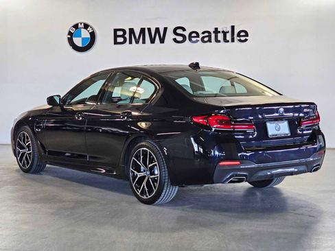 Used 2023 BMW 530e w/ M Sport Package image 4