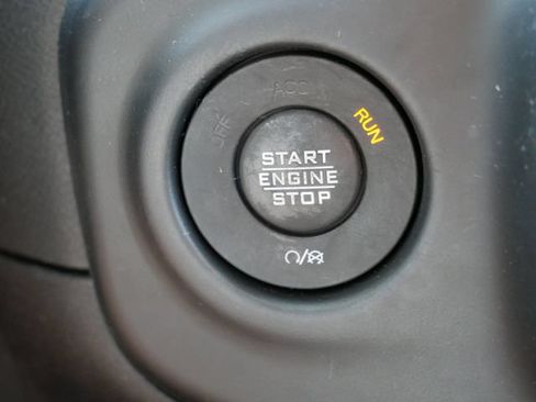 Used 2021 Jeep Wrangler Unlimited Sahara AWD/4WD image 30