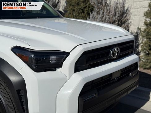 Used 2025 Toyota 4Runner SR5 image 15