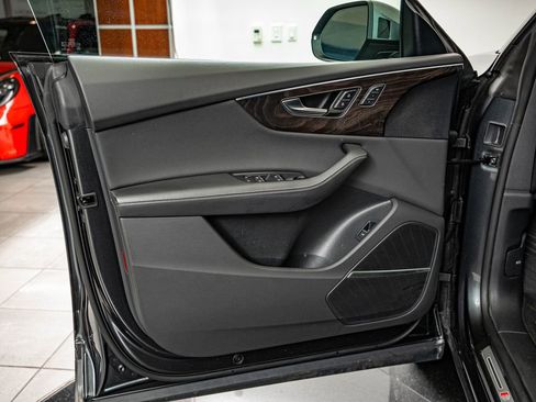 Used 2022 Audi Q8 Premium Plus AWD/4WD image 19