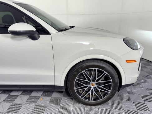 Certified 2024 Porsche Cayenne AWD/4WD image 13
