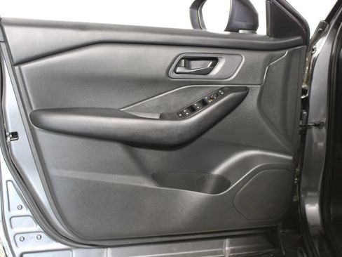 Used 2024 Nissan Rogue S FWD image 5