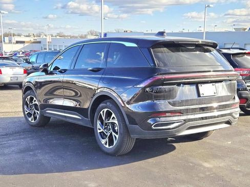 Used 2025 Lincoln Nautilus Premier w/ Equipment Group 102A image 3