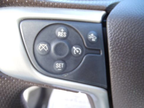 Used 2023 GMC Acadia SLE w/ Infotainment Package image 17