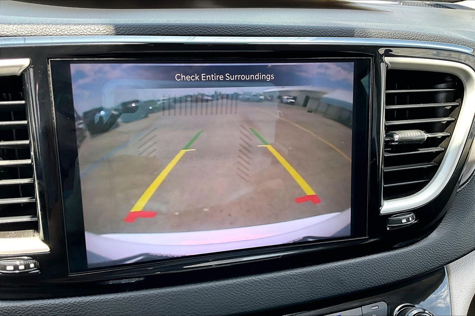 Used 2023 Chrysler Pacifica Touring-L FWD image 22