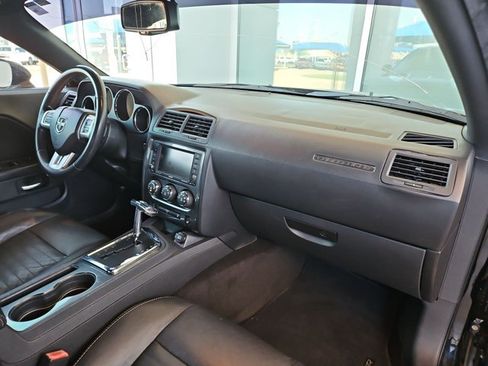 Used 2011 Dodge Challenger RWD image 21