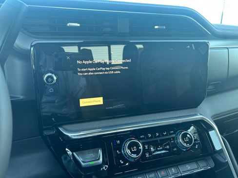 New 2026 GMC Sierra 2500 Denali w/ Denali Reserve Package image 16