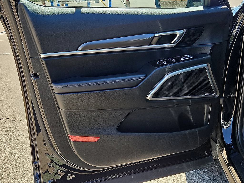 Used 2025 Kia Telluride S AWD/4WD image 18