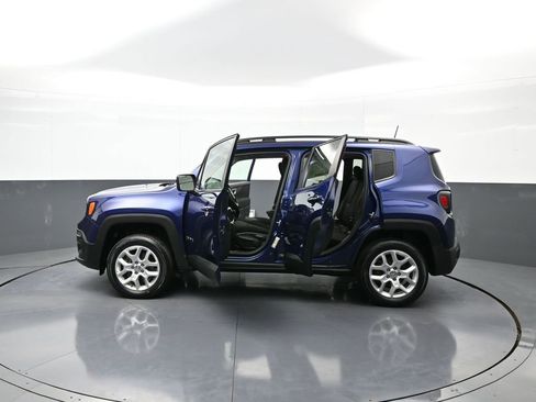 Used 2018 Jeep Renegade Latitude image 41