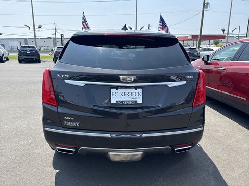 Used 2017 Cadillac XT5 Platinum w/ Driver Assist Package image 6