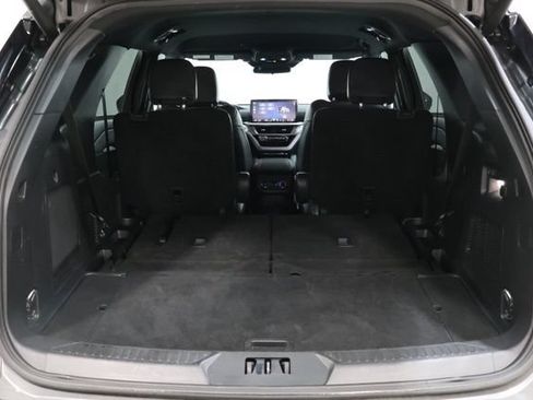 Used 2025 Ford Explorer ST-Line AWD/4WD image 36