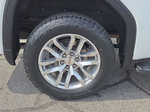 Used 2019 GMC Sierra 1500 SLT w/ SLT Premium Package AWD/4WD image 17