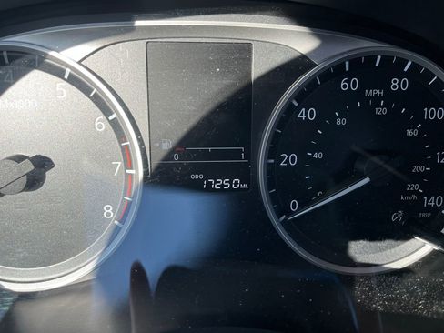 Used 2024 Nissan Versa S image 31