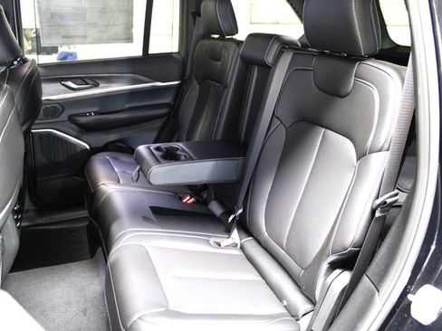 New 2025 Jeep Grand Cherokee Limited w/ Luxury Tech Group II image 27