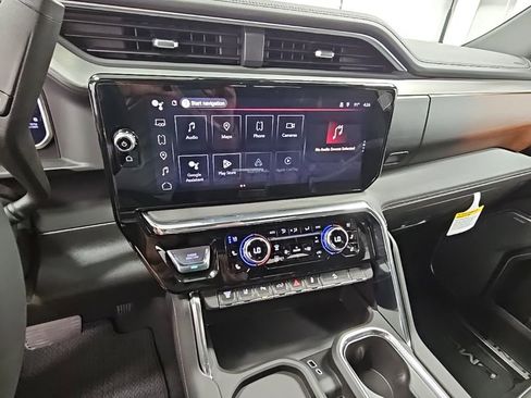 New 2026 GMC Sierra 2500 Denali w/ Denali Reserve Package AWD/4WD image 12