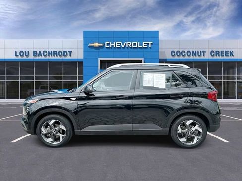 Used 2025 Hyundai Venue SEL FWD image 5