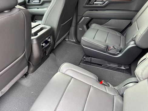 New 2026 GMC Yukon Denali w/ Sun & Power Step Package AWD/4WD image 12