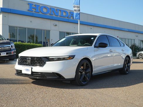 Used 2025 Honda Accord Sport image 1