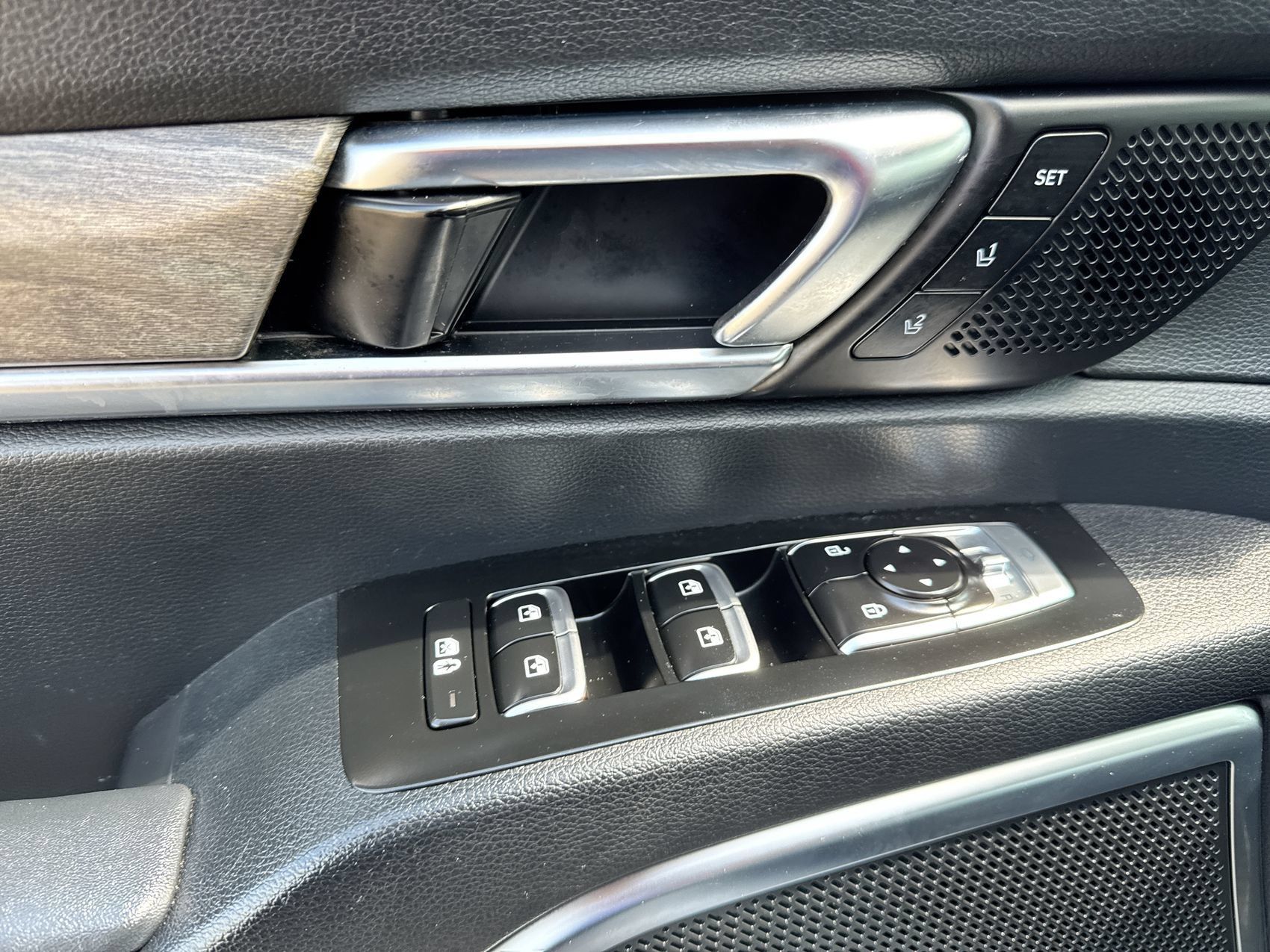 Used 2022 Kia Telluride SX w/ Towing Package FWD image 13