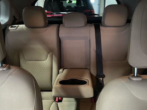 Used 2018 Jeep Compass Sport w/ Tech Group FWD image 17
