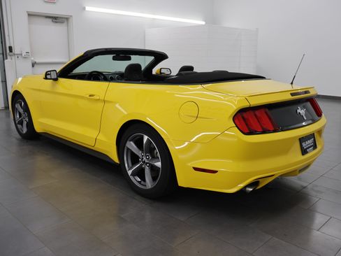 Used 2016 Ford Mustang Convertible w/ Equipment Group 051A RWD image 56