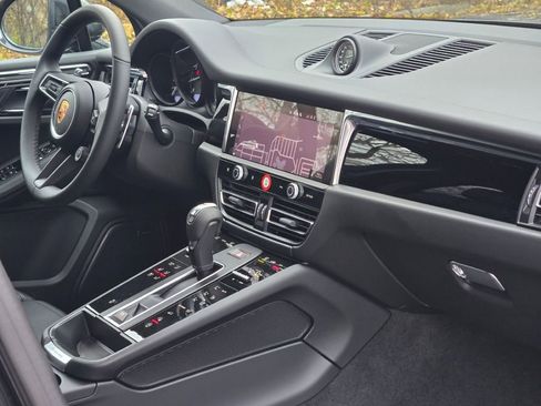 New 2026 Porsche Macan AWD/4WD image 39