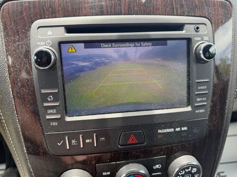Used 2017 Chevrolet Traverse LT FWD image 24