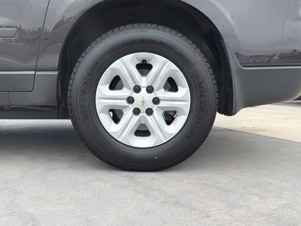 Used 2017 Chevrolet Traverse LS FWD image 10