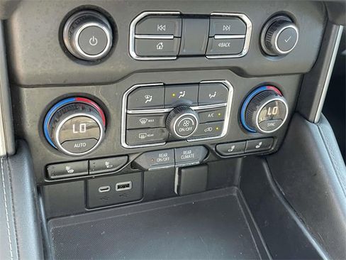 Used 2021 Chevrolet Tahoe Z71 w/ Z71 Signature Package image 21