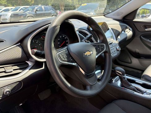 Used 2023 Chevrolet Malibu LT FWD image 7