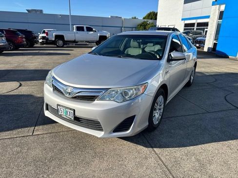 Used 2013 Toyota Camry LE FWD image 4