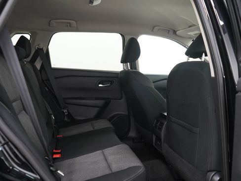Used 2024 Nissan Rogue SV AWD/4WD image 14