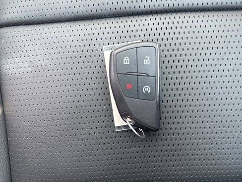 Certified 2024 GMC Canyon Denali image 25