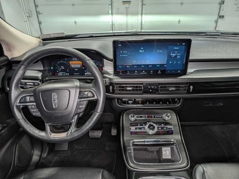 Used 2022 Lincoln Nautilus AWD w/ Premium Package image 17