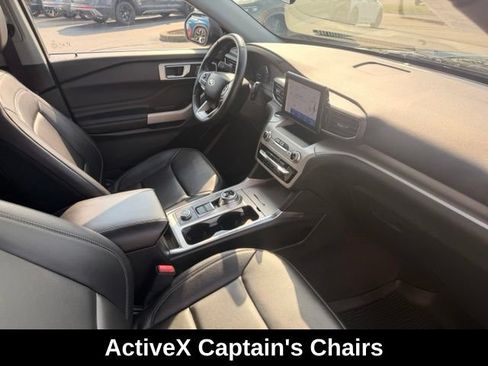 Used 2022 Ford Explorer XLT w/ Equipment Group 202A AWD/4WD image 16