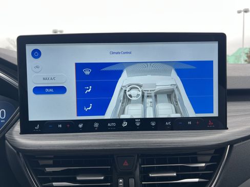 Used 2025 Ford Escape SE w/ PHEV Premium Package image 21