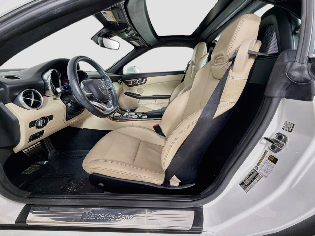 Used 2020 Mercedes-Benz SLC 300 w/ Premium Package image 21