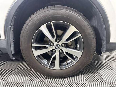 Used 2017 Toyota RAV4 XLE AWD/4WD image 11